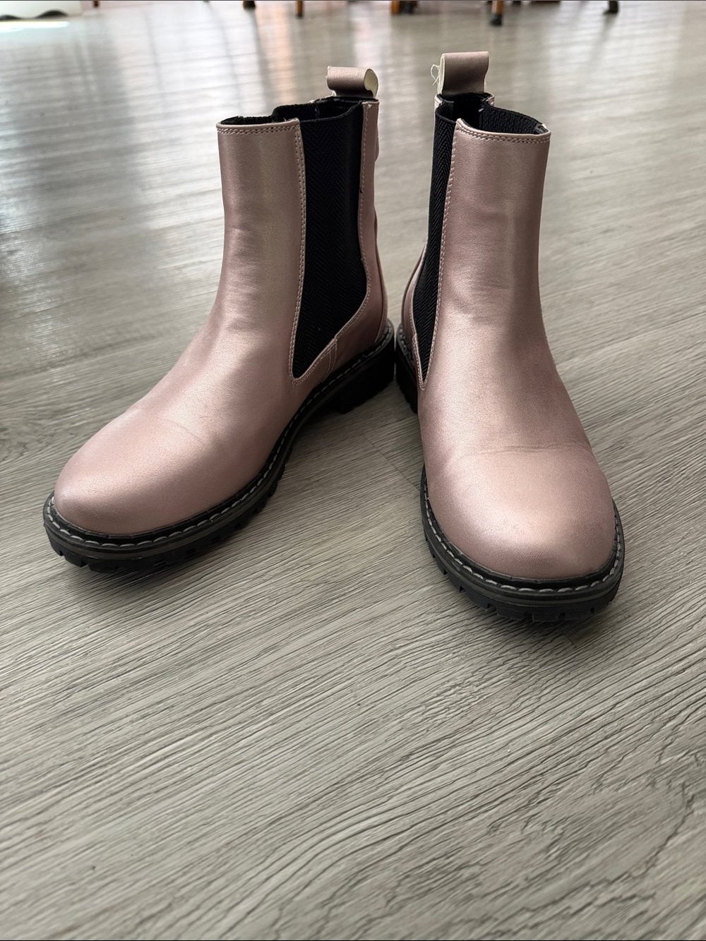 Boutique by Corky's To Be Honest  Metallic Pink Chelsea Boots Sz 8 NWOT
